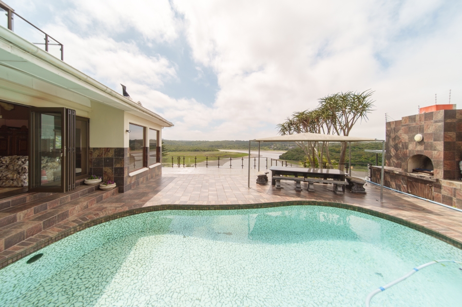 4 Bedroom Property for Sale in Bonza Bay Eastern Cape